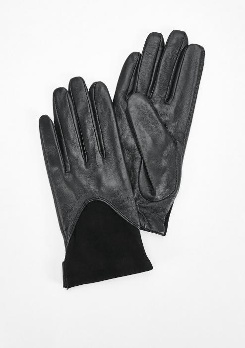 Elegant leather gloves